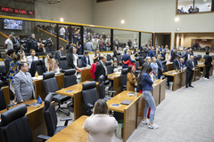 Movimentação de plenário.