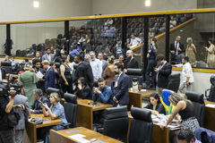 Movimentação de plenário.