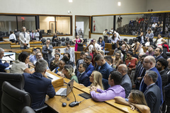 Movimentação de plenário. Na foto, presidente Comandante Nádia e lideranças da Casa