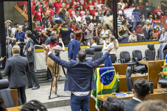 Movimentação de plenário.