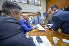 Movimentação de plenário. Na foto, os vereadores Marcos Felipi, Gilson Padeiro, Giovani Culau e Moisés Barboza.