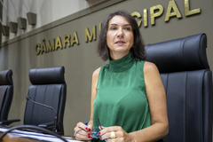 Movimentação de plenário. Presidente Comandante Nádia.