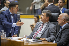 Movimentação de plenário. Na foto, os vereadores Giovani Culau e Coletivo, José Freitas e Carlo Carotenuto.