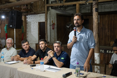 6ª Reunião (Extraordinária) da CUTHAB. Pauta: Soluções para enfrentar os alagamentos e dificuldades do transporte no bairro Guarujá e proximidades. Realizada no CTG Roda de Chimarrão. Na foto, vereador Jonas Reis, um dos proponentes da reunião