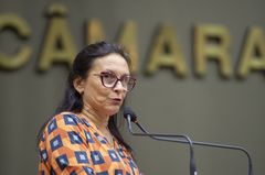 Vereadora Cláudia Araújo.