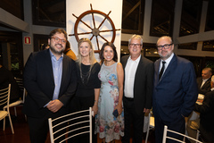 Presidente Comandante Nádia comparece a jantar com soamarinos, membros da Sociedade dos Amigos da Marinha.