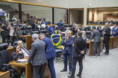 Movimentação de plenário.
