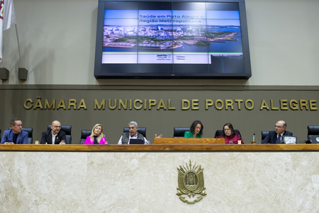 Reunião aconteceu no Plenário Otávio Rocha e debateu sobre os desafios enfrentados pela saúde pública municipal