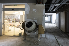 Obras de recuperação pós enchente.  Preparação das estruturas básicas para readequação das salas.  Etapa contrapisos e paredes.