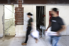 Obras de recuperação pós enchente.  Preparação das estruturas básicas para readequação das salas.  Etapa contrapisos e paredes.