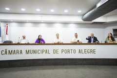 Lançamento da Frente Parlamentar em Defesa do Direito do Aposentado, proposa pela vereadora Cláudia Araújo.