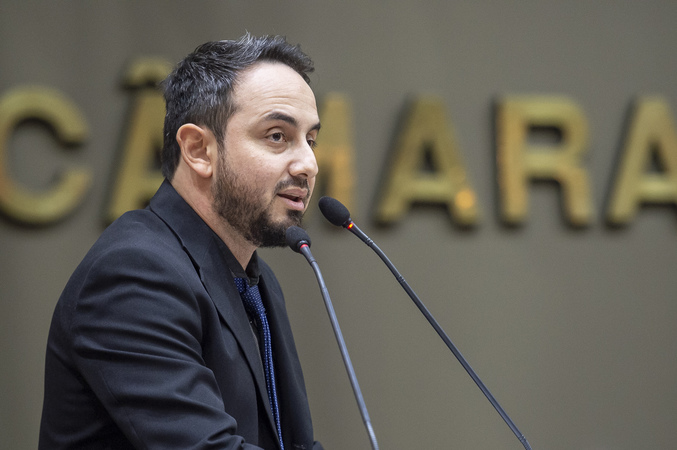 Posse do vereador suplente Yuri Ferrer.