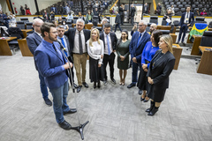 Movimentação de plenário. Formação de bloco partidário.