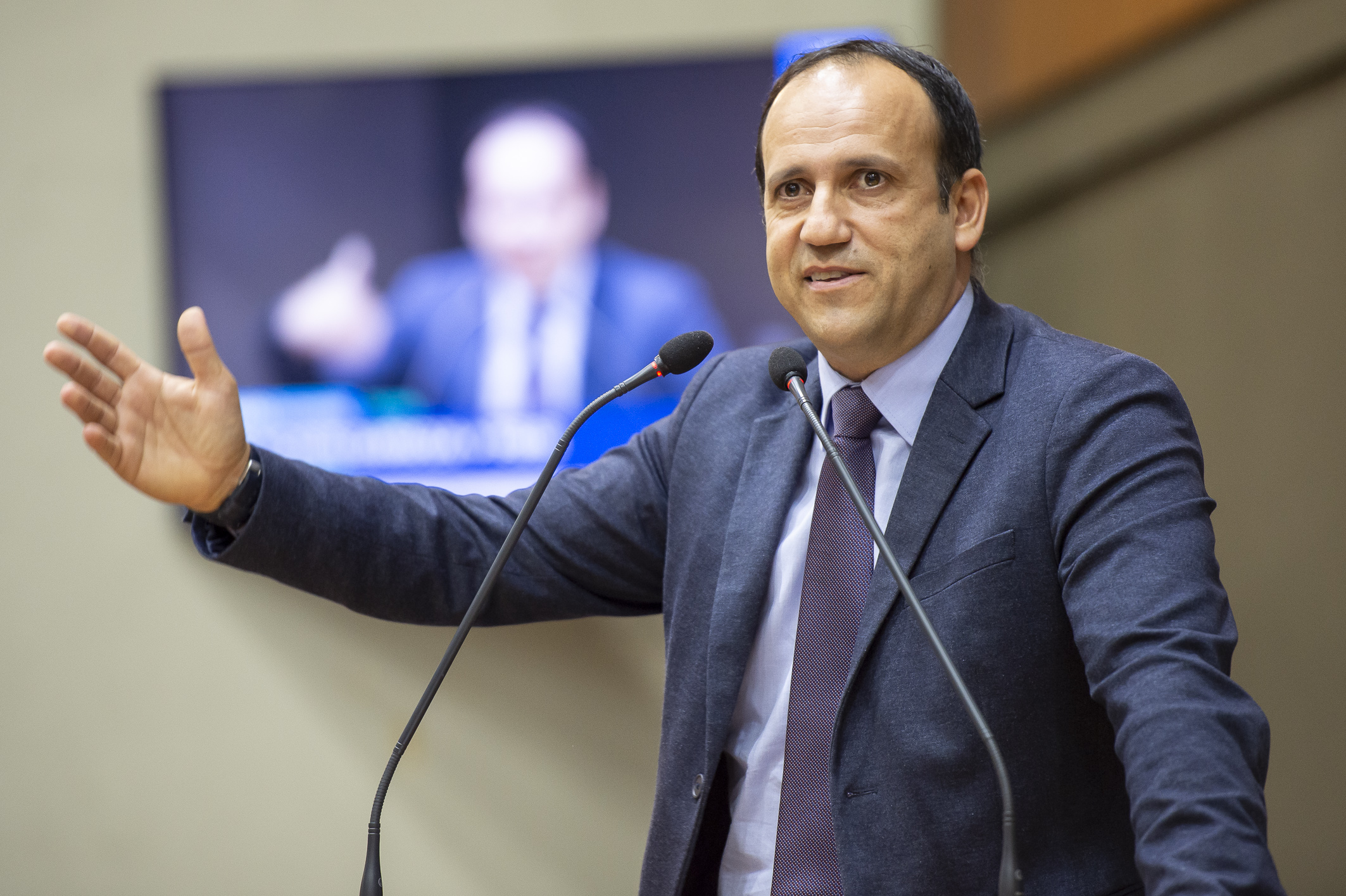 Na tribuna, o vereador Moisés Barboza (PSDB)