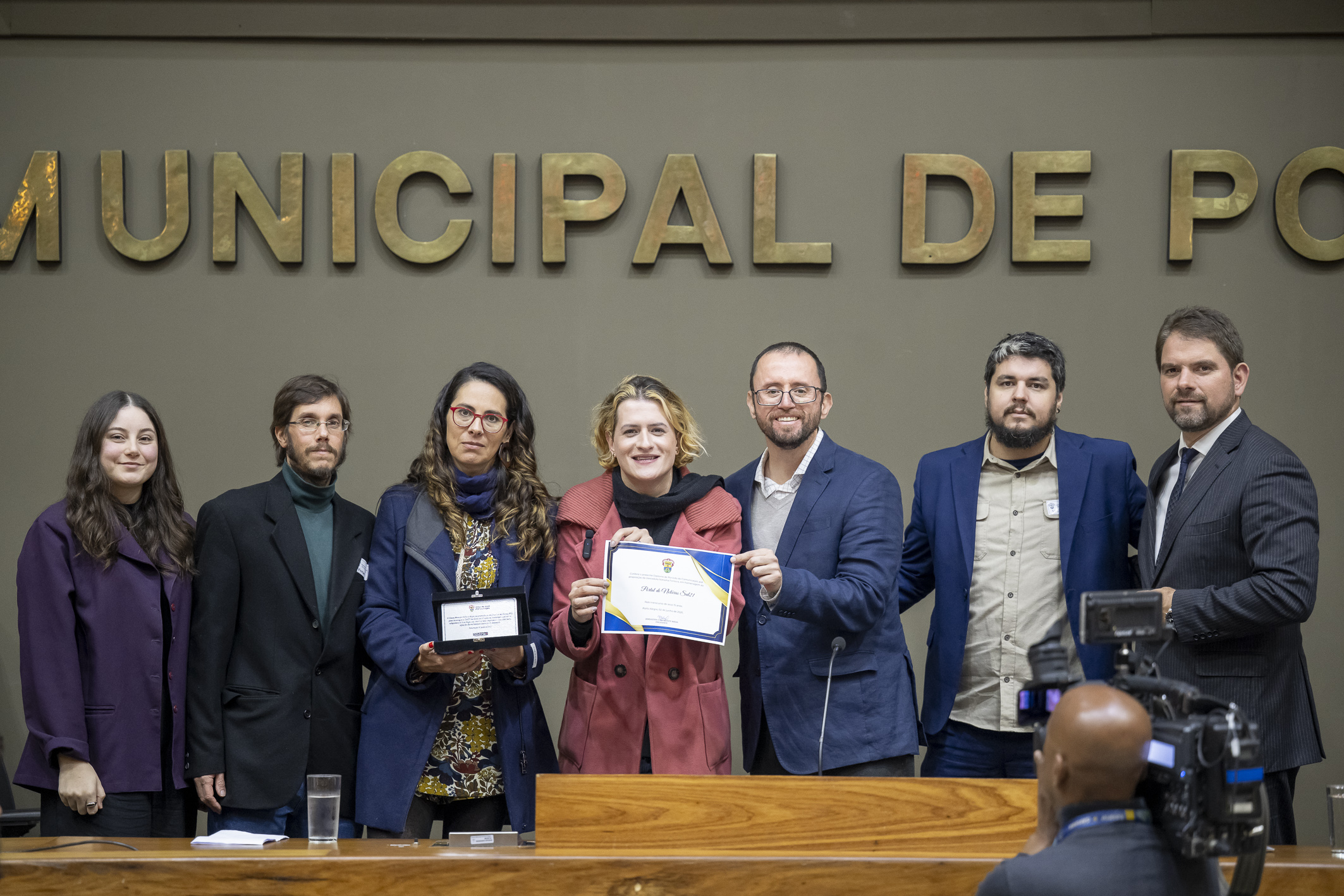 Homenagem foi proposta pela vereadora Natasha Ferreira (ao centro)