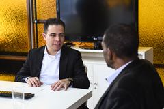 Visita ao gabinete do secretário municipal de Infraestrutura e Mobilidade (SMIM), Elizandro Sabino. Na foto, o vereador Tarciso Flecha Negra, presidente da Cece, com o secretário.