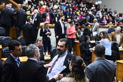 Homenagem foi solicitada pelo vereador Janta (centro da foto)
