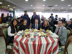 Vereadora Comandante Nádia com a secretária Maria Helena Sartori e o presidente da Fecomércio no café de lançamento da Cartilha.   