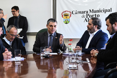 Ferronato (e), Trogildo (c) e Paim na entrega da LDO 2018