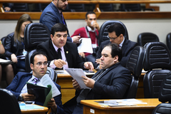 Projetos agora estão aptos a serem votados em plenário