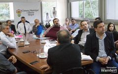Reunião aconteceu na Câmara Municipal de Porto Alegre. Foto: Marco Pecker