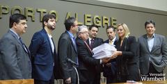 Documento entregue pelo Procon reúne mais de 12 mil reclamações. 
