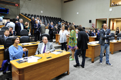 Movimentação em Plenário nesta segunda-feira