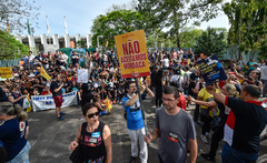 Proposta busca evitar utilização de armas que possam ferir manifestantes