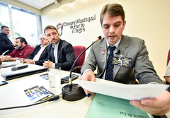 Votação de pareceres sobre processos encaminhados pelo Executivo à CMPA tratando de questões do funcionalismo público.