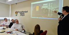 Comissão Especial para Tratar sobre o Mobiliário Urbano traz como pauta Bancas de Jornais, Revistas, Flores, Chaveiros e Sapateiros.  Na foto, da esq.: os vereadores Márcio Bins Ely, André Carús, Adeli Sell, Mônica Leal e o CEO do Grupo Sinergy, Eduardo Ferreira (ao microfone).