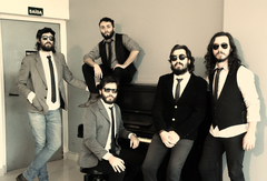 O som do quinteto mescla folk, rock, soul gospel e MPB