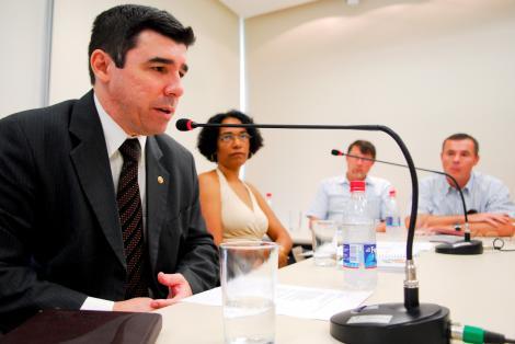 Menezes, do MP, acompanhou reunião da Cosmam sobre denúncias ligadas ao Sollus Foto: Bruno Todeschini