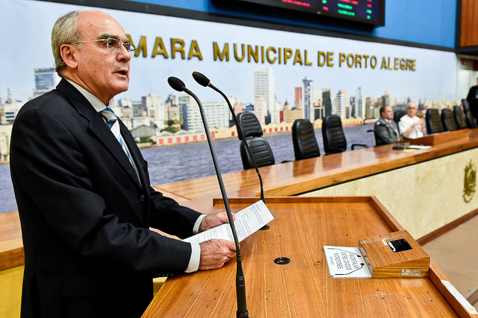 Luiz Carlos Corrêa da Silva pediu o apoio dos vereadores ao projeto de saúde Foto: Elson Sempé Pedroso