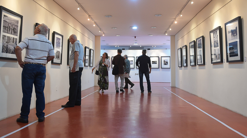 A mostra na Câmara reúne 44 fotos em preto e branco de Porto Alegre Foto: Leonardo Contursi