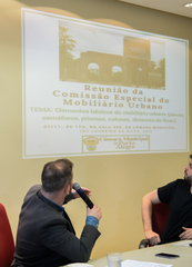 Comissão Especial para tratar sobre o Mobiliário Urbano discute elementos básicos do mobiliário urbano. Na foto, o vereador André Carús.