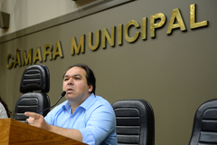 Reunião da Comissão Especial para tratar dos projetos do Executivo sobre direitos e vantagens dos servidores municipais. Apresentação do Relatório da Comissão Especial.