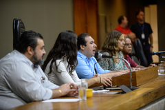 Reunião da Comissão Especial para tratar dos projetos do Executivo sobre direitos e vantagens dos servidores municipais. Apresentação do Relatório da Comissão Especial.