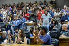 Reunião da Comissão Especial para tratar dos projetos do Executivo sobre direitos e vantagens dos servidores municipais. Apresentação do Relatório da Comissão Especial.