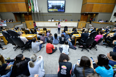 Reunião da Comissão Especial para tratar dos projetos do Executivo sobre direitos e vantagens dos servidores municipais. Apresentação do Relatório da Comissão Especial.