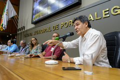 Reunião da Comissão Especial para tratar dos projetos do Executivo sobre direitos e vantagens dos servidores municipais. Apresentação do Relatório da Comissão Especial.