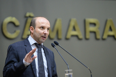 Rodrigues lembrou que a exigência de nível superior para fiscais foi aprovada pelo Legislativo