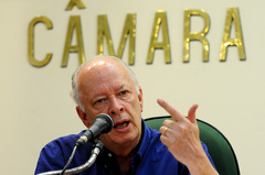 Albrecht é colunista político no Jornal do Comércio