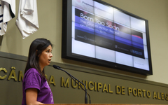 Denise Centeno ocupou a Tribuna Popular nesta quinta-feira