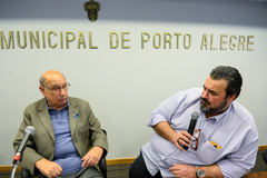 Organização de trabalhos da Comissão Especial de Transporte Coletivo. Na foto, os vereadores Reginaldo Pujol e Cláudio Janta.