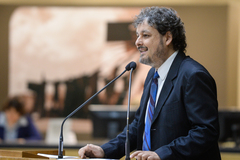 Marcos Todt falou em nome da APCEF/RS na Tribuna Popular, nesta segunda-feira