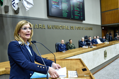 Mônica Leal (PP) lembrou a figura de Santos Dumont