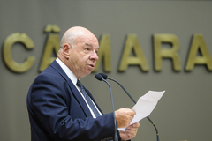 Ricardo Malcon em seu discurso sobre o Líbano