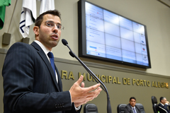 A proposta do Executivo busca adequação à legislação federal, disse Busatto