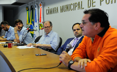 Machado (d), lembrou que adequações na lei podem ser feitas por decreto
