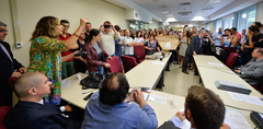 Reunião da Comissão de Constituição e Justiça com a presença dos municipários. Na foto, a vereadora Sofia Cavedon (ao microfone).